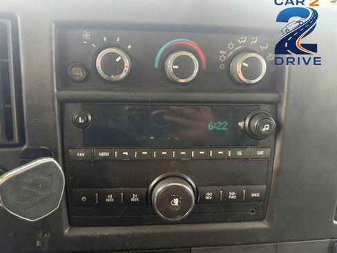 Used 2017 Chevrolet Express 2500 RWD image 21