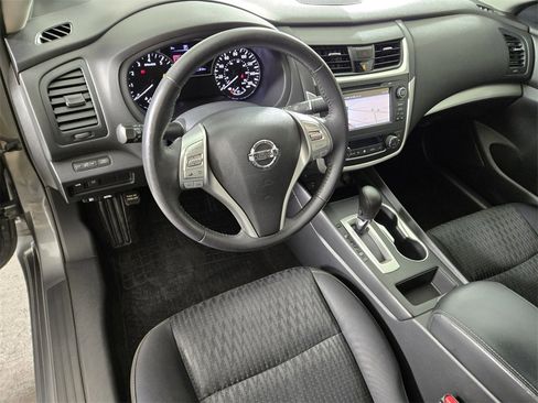 Used 2017 Nissan Altima 2.5 SV w/ Convenience Package image 16