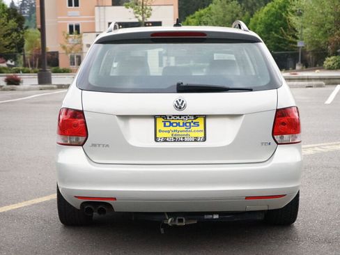 Used 2011 Volkswagen Jetta TDI FWD image 6