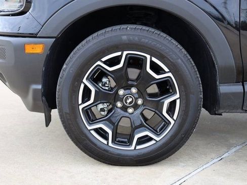 Used 2025 Ford Bronco Sport Outer Banks image 9