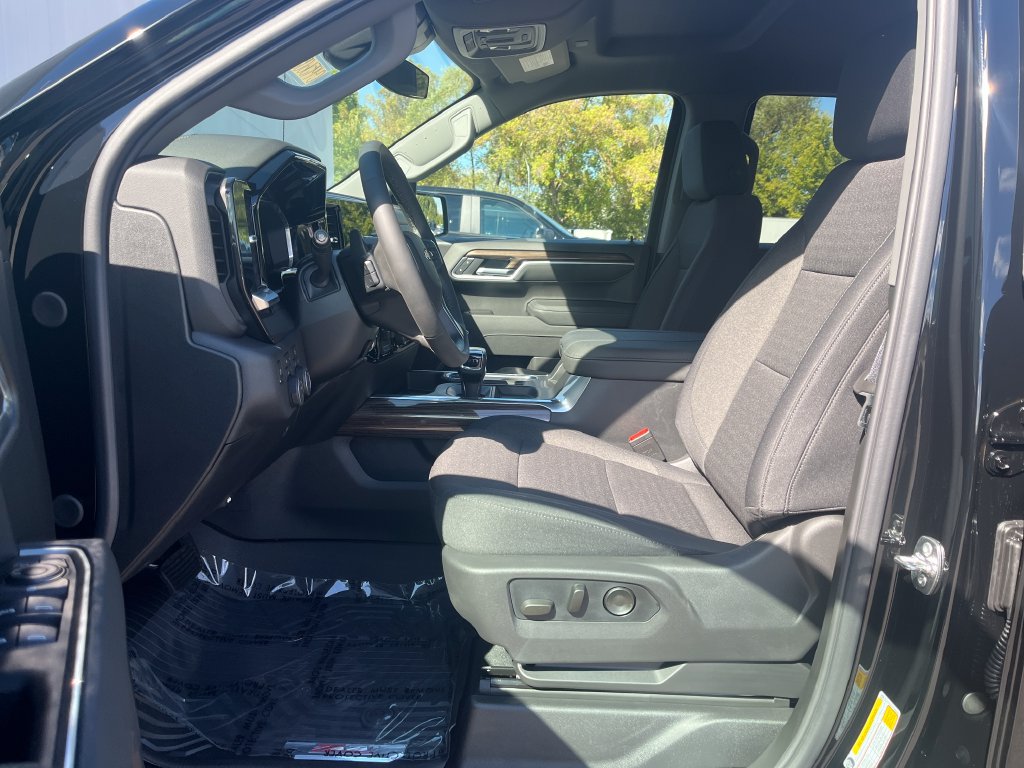 New 2026 Chevrolet Silverado 1500 LT w/ Z71 Off-Road Package AWD/4WD image 9