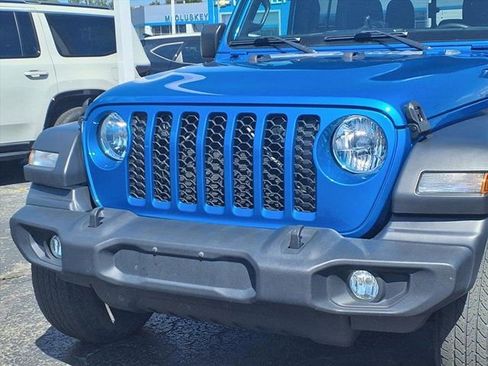Used 2020 Jeep Gladiator Sport w/ Quick Order Package 24S image 20