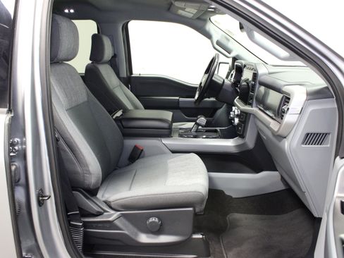 Used 2022 Ford F150 Lightning XLT AWD/4WD image 16