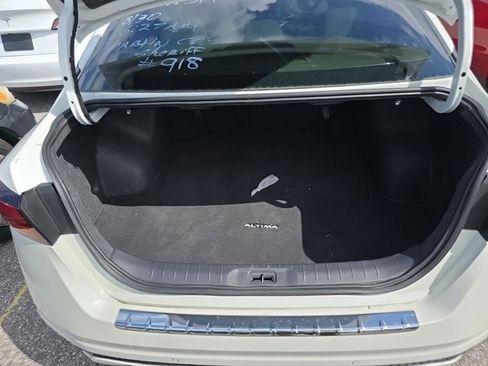 Used 2021 Nissan Altima 2.5 SL FWD image 11