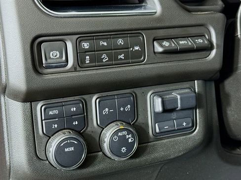 Used 2024 Chevrolet Suburban High Country w/ Advanced Technology Package image 13