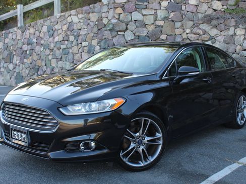 Used 2014 Ford Fusion Titanium image 2