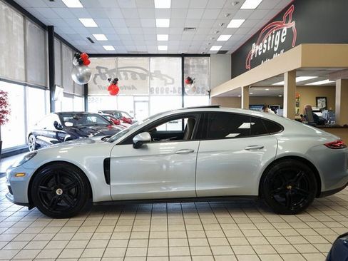 Used 2019 Porsche Panamera 4 image 4