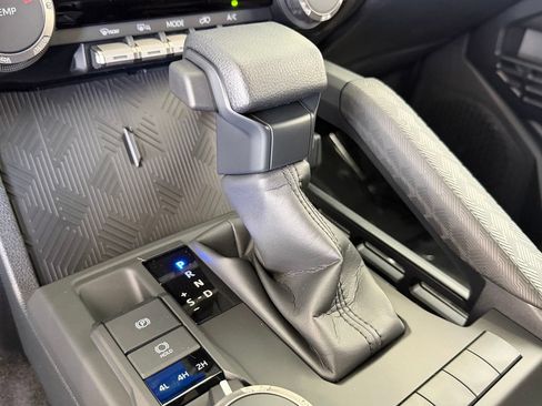 New 2026 Toyota 4Runner SR5 AWD/4WD image 24