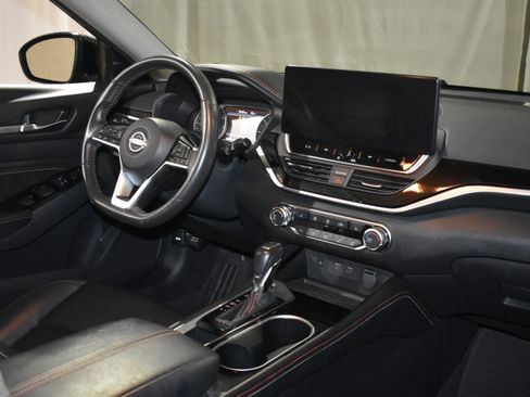 Used 2023 Nissan Altima 2.5 SR w/ SR Premium Package image 29