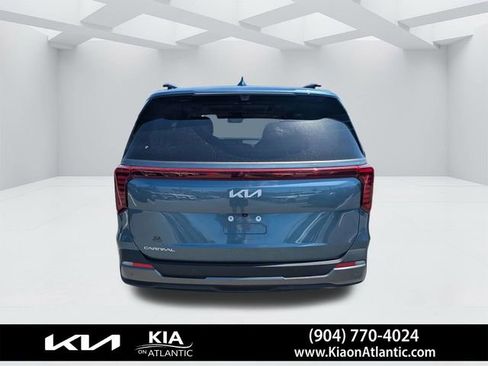 Used 2025 Kia Carnival SX Prestige FWD image 4