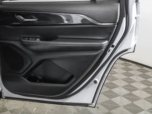 Used 2023 Jeep Grand Cherokee L Laredo image 46