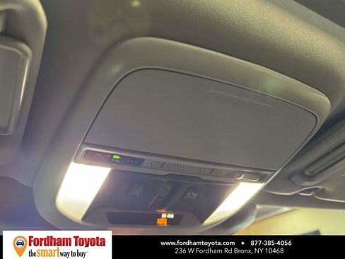 Used 2023 Subaru Forester Touring image 31