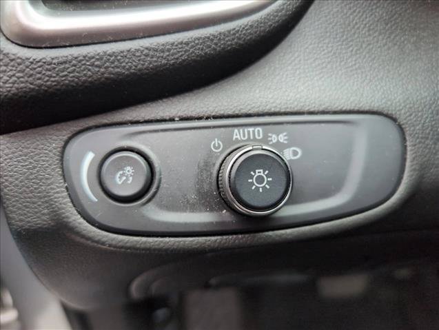 Used 2019 Chevrolet Trax LT w/ LT Convenience Package FWD image 30