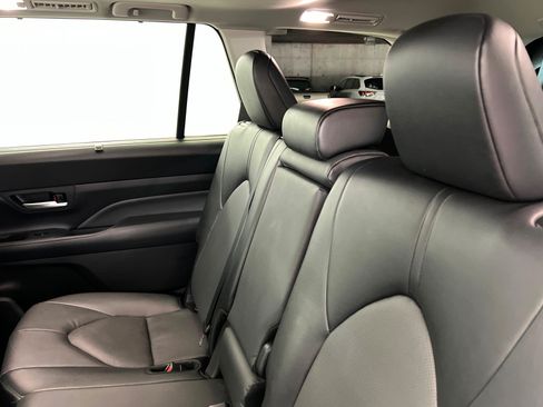 Certified 2025 Toyota Grand Highlander AWD image 21