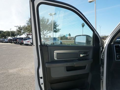 Used 2019 RAM 1500 Classic SLT image 16