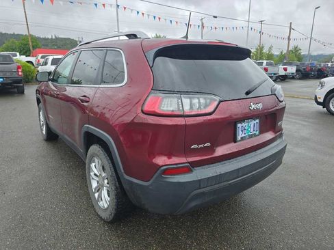 Used 2019 Jeep Cherokee Latitude w/ Cold Weather Group AWD/4WD image 2
