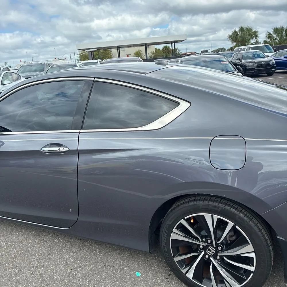 Used 2017 Honda Accord EX-L image 6