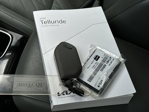 Used 2024 Kia Telluride SX Prestige X-Line image 11
