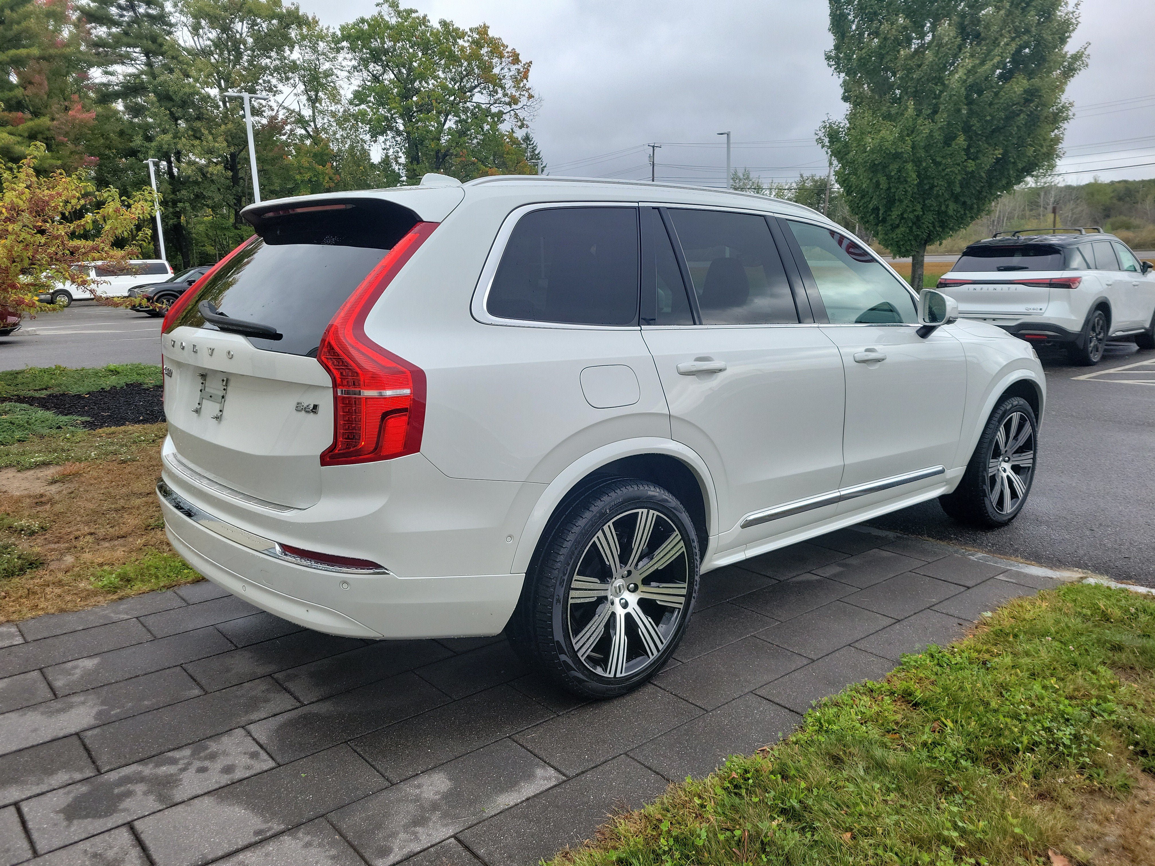Used 2025 Volvo XC90 B6 Ultra AWD/4WD image 7