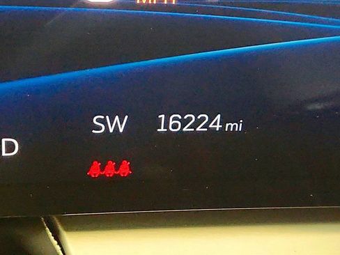 Used 2024 Cadillac Lyriq Sport image 14