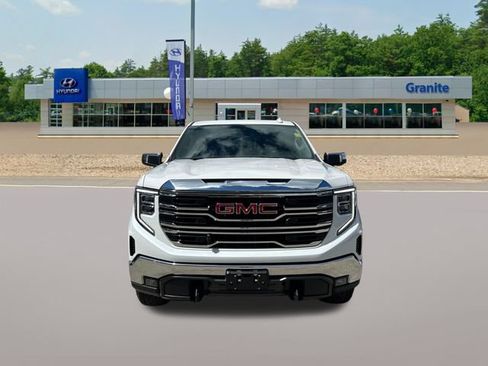 Used 2023 GMC Sierra 1500 SLT w/ SLT Premium Package AWD/4WD image 3