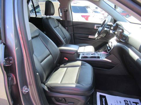 Used 2023 Ford Explorer XLT w/ Equipment Group 202A AWD/4WD image 25