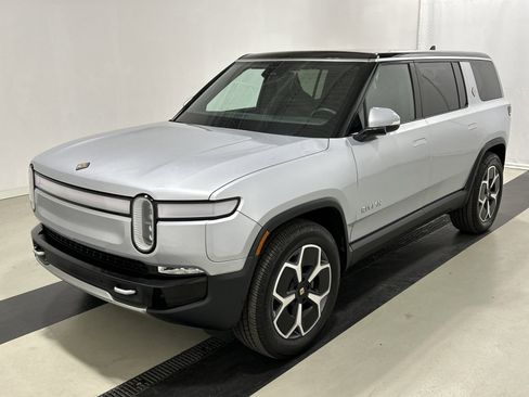 Used 2024 Rivian R1S Adventure AWD/4WD image 1