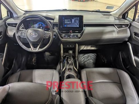 Used 2024 Toyota Corolla Cross XLE image 25