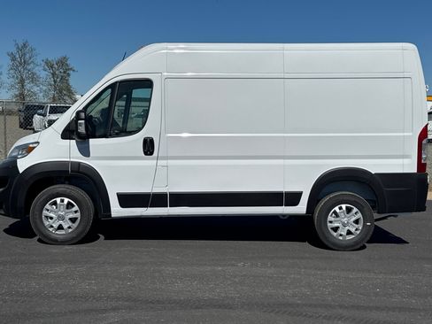 New 2026 RAM ProMaster 1500 w/ Quick Order Package 22G SLT image 6