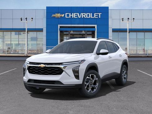 New 2025 Chevrolet Trax LT w/ Driver Confidence Package image 6