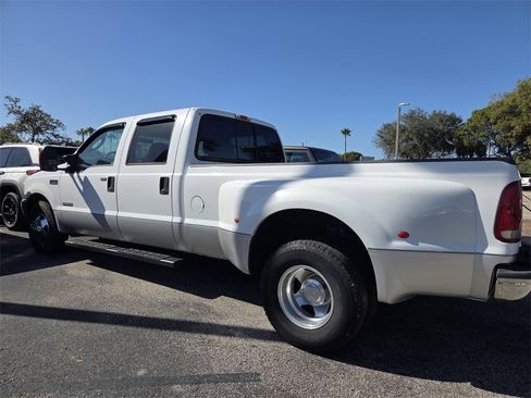 Used 2004 Ford F350 XLT image 3