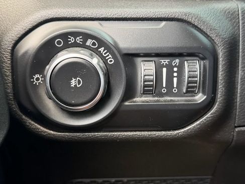 Used 2018 Jeep Wrangler Unlimited Sport S AWD/4WD image 26