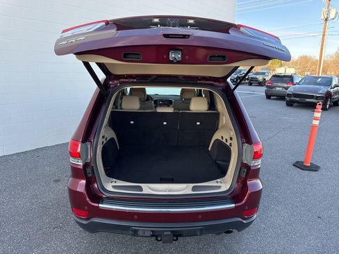 Used 2018 Jeep Grand Cherokee Limited image 10