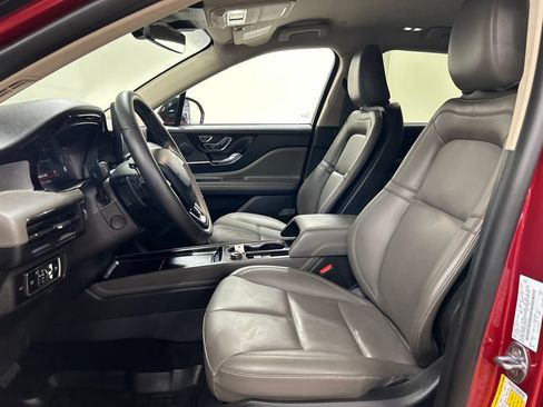 Certified 2025 Lincoln Corsair AWD w/ Equipment Group 101A image 10