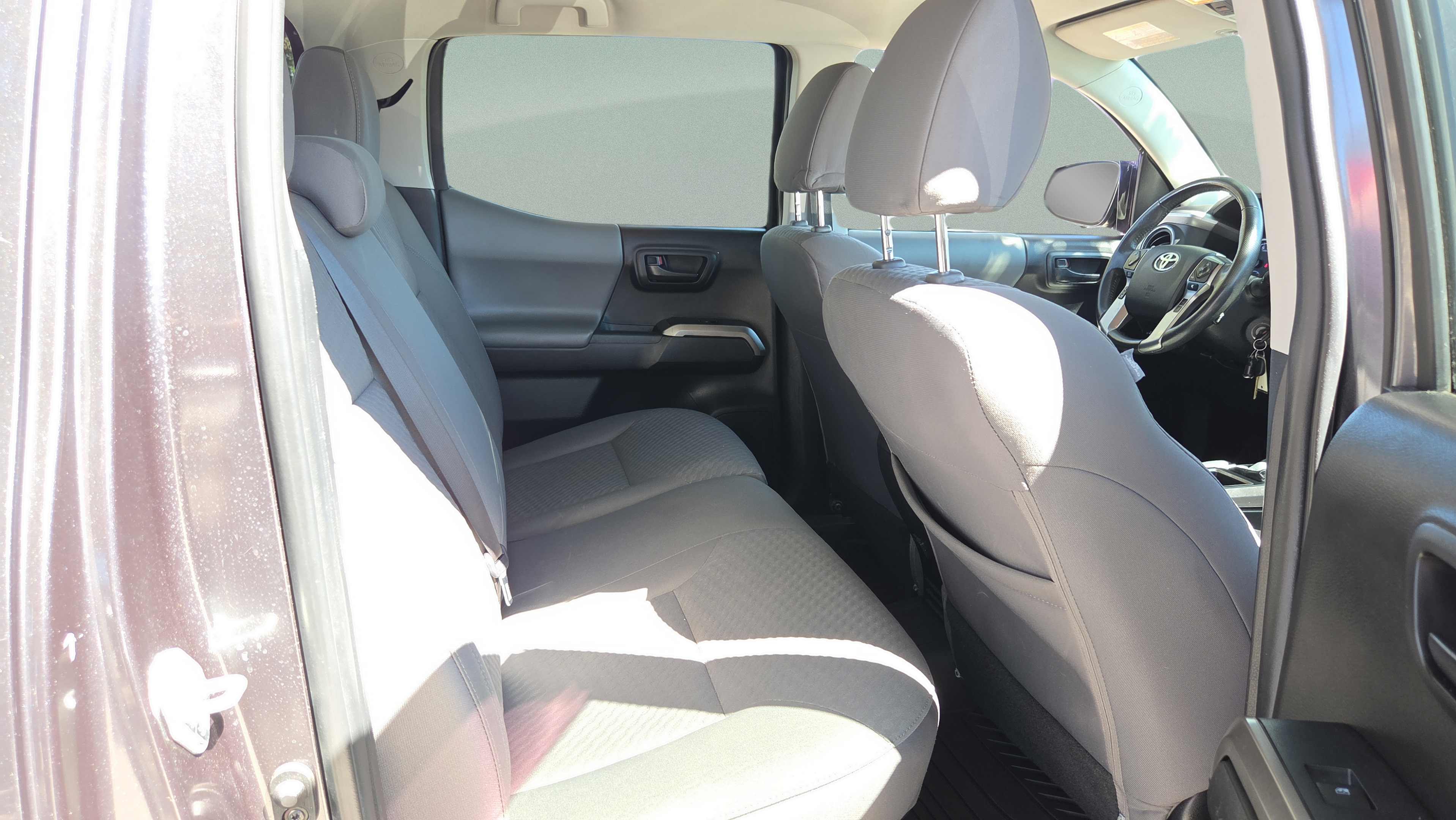 Used 2022 Toyota Tacoma SR5 w/ Technology Package RWD image 19