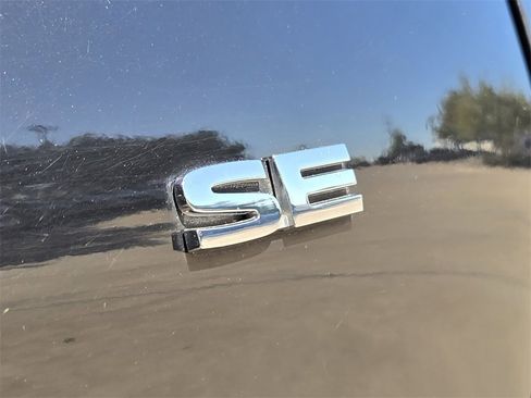 Used 2024 Mitsubishi Outlander SE image 16