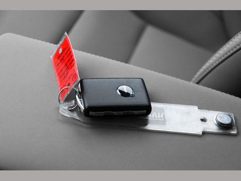 New 2026 Volvo XC90 B6 Plus w/ Protection Package Premier image 37