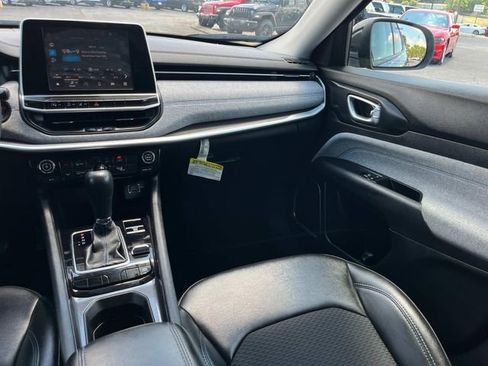 Certified 2022 Jeep Compass Latitude AWD/4WD image 4