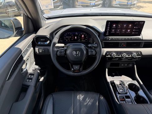 Used 2026 Honda Passport TrailSport Elite image 2