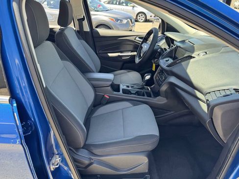 Used 2018 Ford Escape SE w/ SE Sync 3 Package AWD/4WD image 13
