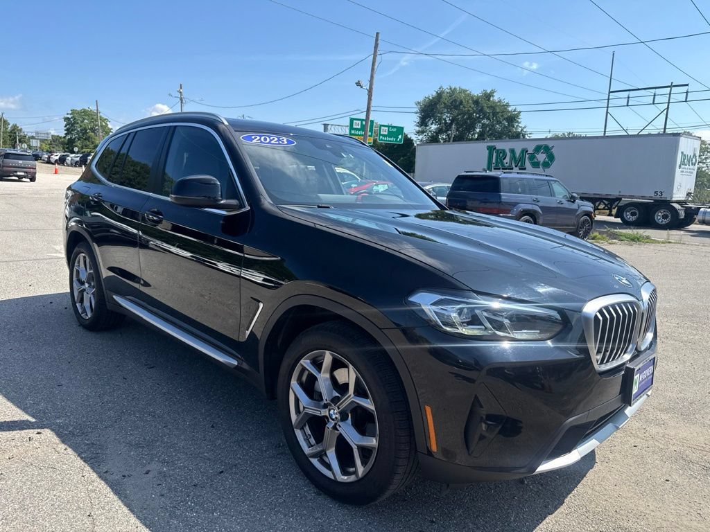 Used 2023 BMW X3 xDrive30i w/ Premium Package w/ZPA AWD/4WD image 3