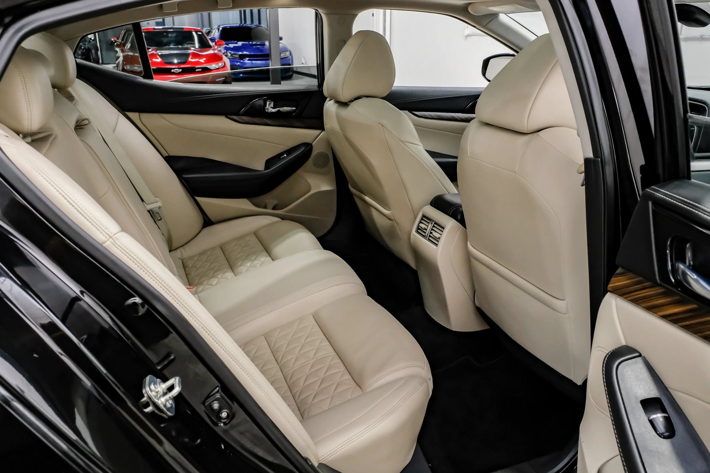 Used 2016 Nissan Maxima Platinum FWD image 35