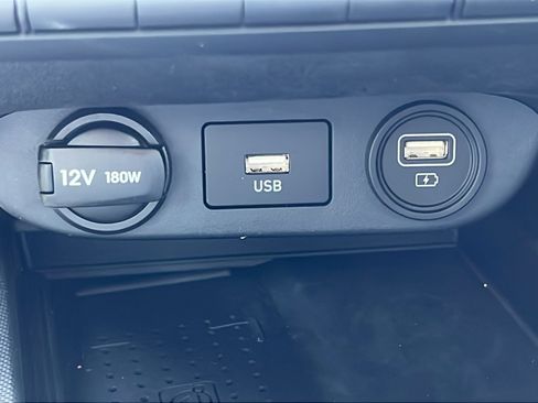 Used 2023 Hyundai Elantra Limited FWD image 26
