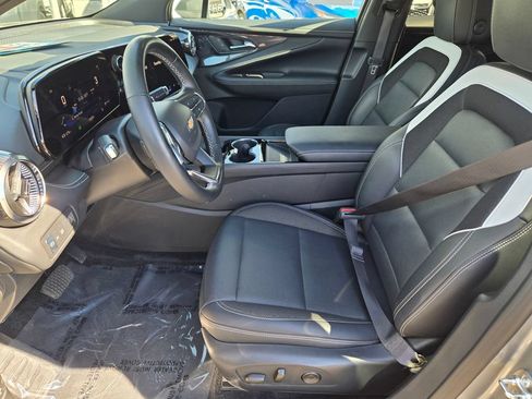 Used 2024 Chevrolet Blazer EV LT AWD/4WD image 11
