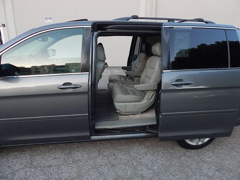 Used 2007 Honda Odyssey Touring image 4