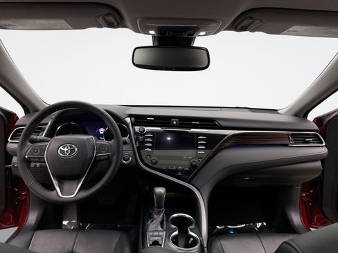Used 2019 Toyota Camry XLE FWD image 14