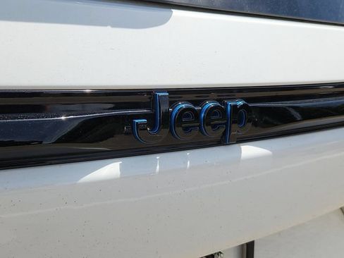 Used 2023 Jeep Grand Cherokee Trailhawk AWD/4WD image 29