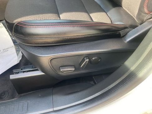 Used 2024 Ford Escape ST-Line Select w/ Tech Pack #2 image 9