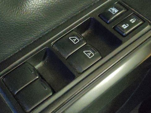 Used 2019 Nissan Titan S AWD/4WD image 27