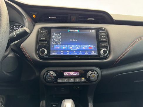 Used 2021 Nissan Kicks SR w/ Exterior Package FWD image 4